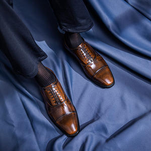 Zapatos formales de negocios de cuero para hombre, nuevos y personalizables - Product Image 4