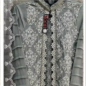 Ensemble sophistiqué lourd Georgette Shalwar Kameez pour l'hiver fond extensible en coton et organza Dupatta inclus - Product Image 1