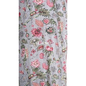 ชุดคลุมอาบน้ำคิโมโนผ้าฝ้ายคอวีสไตล์โบฮีเมียนทำมือจากอินเดีย น้ำหนักเบา เหมาะสำหรับฤดูร้อน พิมพ์ลายบล็อก ปิดด้วยเชือกผูก ระบายอากาศได้ดี เนื้อผ้านุ่ม สวมใส่สบาย - Product Image 5