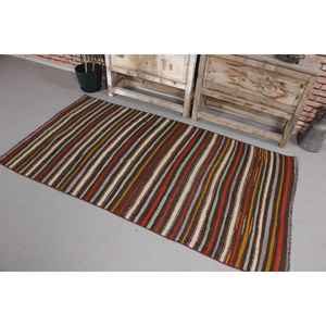 Tapis turc 3,37 x 6,3 pieds, tapis Kilim vintage, tapis en laine marron à motifs de plantes et d'arbres - Product Image 1