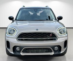 Mini Countryman Cooper S ALL4 2.0L Turbo Essence Automatique Luxe SUV Compact d'occasion 2024 pour l'exportation - Product Image 1