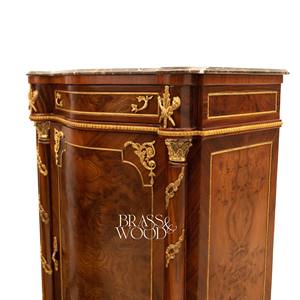 Mueble Zapatero de Lujo Estilo Francés con Tapa de Mármol Premium, Acabado Elegante en Madera Burl y Detalles en Latón Dorado para Salón de Palacio - Product Image 4