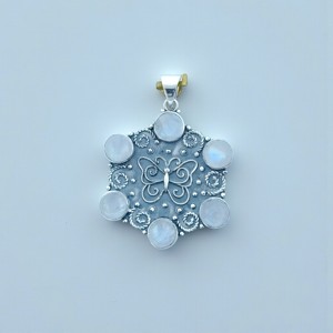 Colgante de Plata de Ley 925 con Piedra Lunar Arcoíris, Joyería Fina Hecha a Mano - Product Image 2