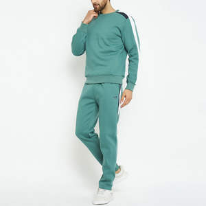 Ensemble de jogging en coton évasé nouveau style pour hommes Streetwear d'hiver avec logo personnalisé Survêtements de course respirants de grande taille - Product Image 4
