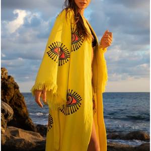 Kimono long pour femme, design fluide et doux, offrant une coupe décontractée, une sensation respirante et un style polyvalent pour les tenues contemporaines - Product Image 5