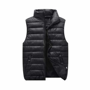 Elegante chaleco acolchado diseñado para mantenerte abrigado y con estilo, proporcionando una capa ligera de aislamiento perfecta para capas. - Product Image 4