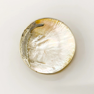 Plato redondo de concha de perla madre con ornamento de plata, placa de decoración para el hogar costero, cargador, embalaje personalizado - Product Image 3