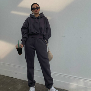 Conjunto de chándal de mujer de algodón 100% personalizado Sudadera con capucha de dos piezas de gran tamaño y chándal de invierno estampado de joggers acampanados - Product Image 5