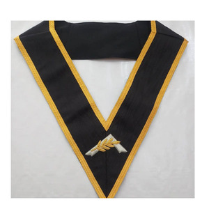 Collar Masónico del Rito Escocés con Trenzado Dorado y Trabajo Lateral con Cinta Negra en Todos los Lados y Reverso Negro, Bordado a Mano - Product Image 1