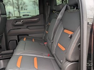 GM_C Sierra 1500 AT4 2023 Usada en Buen Estado - Product Image 5