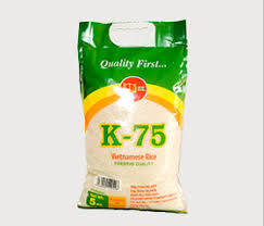 ข้าวหอมมะลิเมล็ดยาว K-75 คุณภาพพรีเมียม แห้ง ตากแห้งอย่างดี เนื้อเหนียวแน่น อายุการเก็บรักษา 24 เดือน ผลิตในเวียดนาม เก็บรักษาในที่แห้งเย็น - Product Image 1