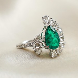 Anillo de Diamantes de Corte Brillante Eternity Original 2024elle, Certificado IGI, Diamante Verde VVS, Oro de 18K, Engaste en Canal, Religioso - Product Image 2