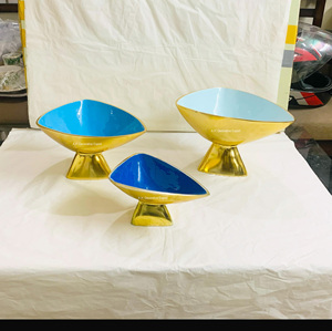 Bol de service à salade de fruits en aluminium plaqué or Nouveau design de bols à mélanger sur trépied pour hôtels et fêtes - Product Image 4