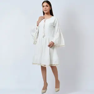 Robe courte en rayonne tie-dye pour femme à manches longues avec dentelle à pampilles et robe brodée pour fête d'été, robe de plage et de villégiature - Product Image 3