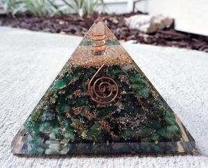 Meilleure Qualité Orgone Pyramide Cristaux D'agate Naturelle Sphère Résine En Vrac En Gros Énergie Orgonite Pyramide Chakra - Product Image 1