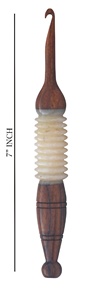 Crochets en résine en bois pour tricoter différentes tailles disponibles crochets ergonomiques tournés à la main cadeaux - Product Image 2