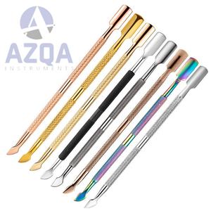 Vente flash : Pousse-cuticules double face en acier inoxydable, éliminateur de peaux mortes, outil de soin des ongles avec revêtement coloré pour manucure et pédicure - Product Image 1