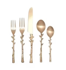 Cubiertos Juego de cubiertos de boda Cubiertos de titanio dorado Acero inoxidable Impresionante elegante Juego de cubiertos de mesa de boda de oro Suministros a granel - Product Image 2