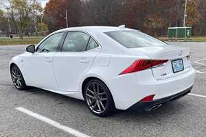 Lexus IS 300 F Sport 3.5 L V6 d'occasion 2017 - Product Image 2