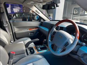 Jeep Grand Cherokee 2006 Usado de Calidad y Precio Accesible, Motor 5.7 Hemi V8 Overland, Volante a la Derecha - Product Image 2