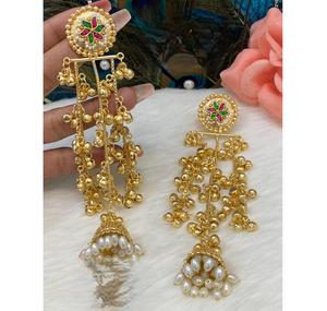 Boucles d'oreilles longues de créateur, qualité supérieure, plaquées or, aspect perles et pierres, pour mariage, collections pour femmes et filles - Product Image 1