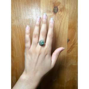 Anillo Navajo Hecho a Mano con Variscita y Plata de Ley, Diseño de Ala de Ángel, Talla 8 - Product Image 5
