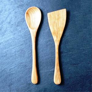Juego de utensilios para ensalada de acacia, hechos en India, ecológicos, aptos para lavavajillas, para el hogar y la cocina. - Product Image 1