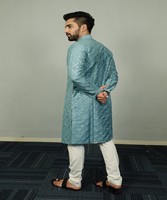 SÉQUENCE ATTRACTIVE EN SOIE DOUCE ARGENT ET MATE AVEC BRODERIE TRAVAIL KURTA PAYJAMA VÊTEMENT DE FÊTE PRIX DE GROS VÊTEMENT ETHNIQUE