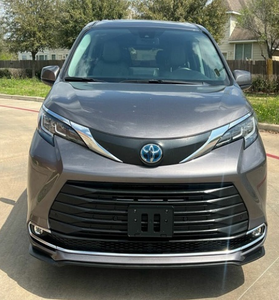 Toyota Sienna XLE 2021 de 7 Pasajeros con Tracción Delantera, Nueva y Usada, Volante a la Izquierda/Derecha - Product Image 1