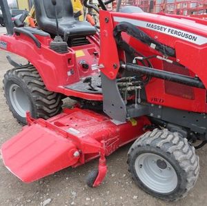 รถแทรกเตอร์ GC1723E แมสซีย์เฟอร์กูสัน2021คันมาพร้อมกับตัวโหลดด้านหน้าและเครื่องตัดหญ้า - Product Image 6