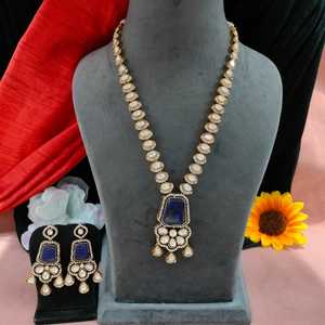 Ensemble de colliers longs en zircon moissanite Fusion élégante de glamour et de grâce magnifiquement conçue pour les personnes soucieuses de la mode - Product Image 5