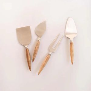 Mango de madera de último diseño y acero inoxidable con resina de cubiertos de alta calidad y utensilios de cocina chapados en oro Cuchara hecha a mano - Product Image 6