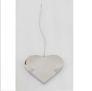 Colgante de Corazón de Metal Hecho a Mano, Brillante y Reflectante, Adorno Decorativo Colgante con Cuerda para Navidad, Festividades y Decoración de Eventos - Product Image 3