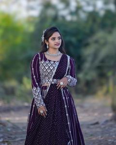 Lehenga choli ชุดงานเย็บปักถักร้อยดีไซน์ทันสมัยสำหรับผู้หญิงเสื้อผ้าอินเดียและปากีสถาน - Product Image 3