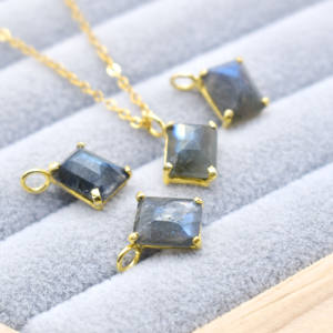 Collar con Labradorita en Engaste de Puntas, Forma Rectangular, Gema Facetada, Collar con Dije de Aro Único, Collar Elegante - Product Image 3