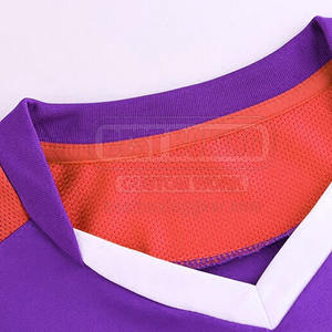 Nouvelle arrivée 2025 uniforme de football personnalisé conception différente meilleur prix uniforme de football pour les jeunes porter - Product Image 2