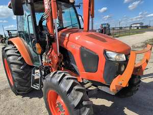 Pour le M5-111 tracteur agricole professionnel 4x4 Kubota puissance polyvalente avec moteur et pompe pour l'utilisation de la pelouse - Product Image 5