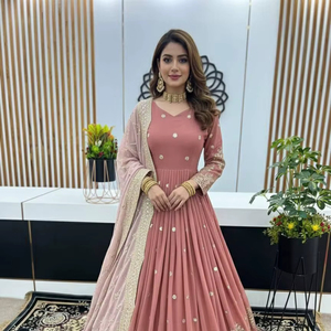 Nouveaux costumes exclusifs pour fêtes et mariages, en faux georgette, avec broderie lourde, robe à sequins et dupatta brodé de sequins - Product Image 1