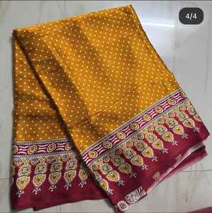 Nuevo Sari de Seda Gajji Suave y Pura con Diseño Ajrakh Bandhej, Elegante Sari Indio para Mujer, en Existencia para Adultos - Product Image 2