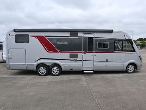 Autocaravana Usada con Volante a la Izquierda BURSTNER ELEGANCE 910 G 2024 Cuero R17 - Product Image 2