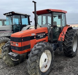 รถแทรกเตอร์ล้อ AGCO Allis 8610 มือสองสภาพดี ขับเคลื่อน 4 ล้อ 80 แรงม้า กำลังสูง ทนทาน เหมาะสำหรับงานเกษตร เครื่องจักรกลการเกษตรสำหรับงานหนัก - Product Image 5