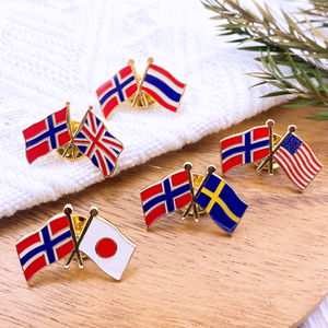 Personnalisé croix drapeau épinglette - Product Image 3