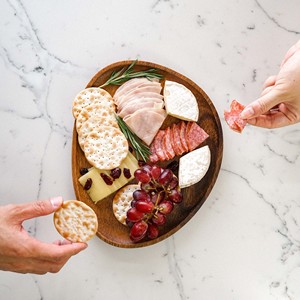 Assiettes à dîner naturelles fabriquées à la main style nordique nourriture servir assiette en bois gros restaurant vaisselle plat en bois - Product Image 6