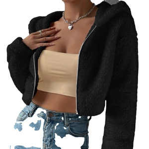 Sweat à capuche avec doublure en polaire Sherpa pour femmes Sweat à capuche zippé court avec personnalisation complète pour les femmes Nouveau sweat à capuche tendance - Product Image 4