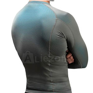 Peso ligero Slim Fit Hombres Camisas de compresión Entrenamiento Color sólido Camisas de compresión de alta calidad - Product Image 2