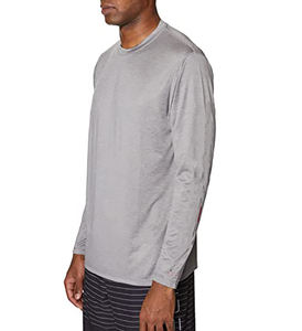 เสื้อยืดแขนยาวคอกลมสีแดงเบอร์กันดีเรียบง่ายสไตล์ลำลองสำหรับผู้ชาย - Product Image 2