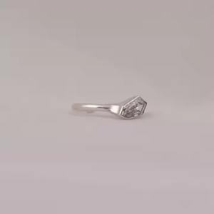 Bague de réglage de lunette Solitaire en diamant de luxe 1.5 carats CVD en laboratoire 14K plaqué or massif bague de fiançailles classique - Product Image 5