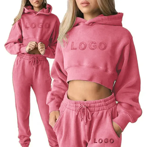 Conjunto de Sudadera con capucha y Top corto con estampado en relieve para mujer de alta calidad, diseño de logotipo personalizado, patrón sólido al por mayor con cuello con capucha - Product Image 1
