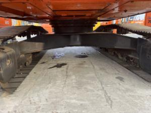 Excavatrice sur chenilles Doosan DX300 d'occasion avec garantie d'un an sur le moteur et la boîte de vitesses en vente - Product Image 4