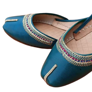 Traditional Handmade Khussa Wedding Party Casual Punjabi Jutti Sandal Multani Khussa Flat Anti-Slip Comfortable Shoes for Women - Product Image 4